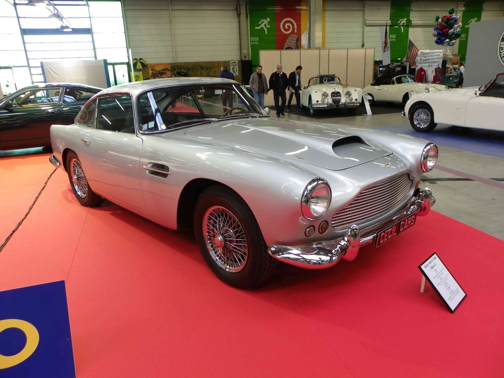 Aston Martin DB4