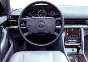 Mercedes 560 SEC intérieur