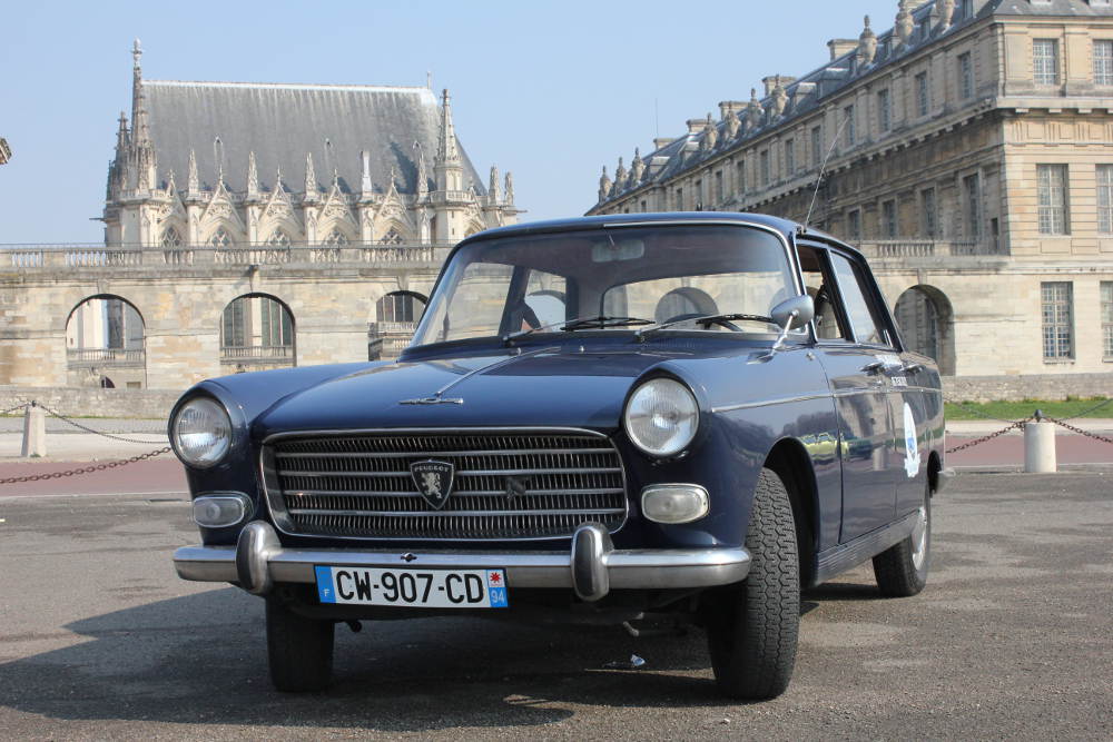 Peugeot 404 visiter paris