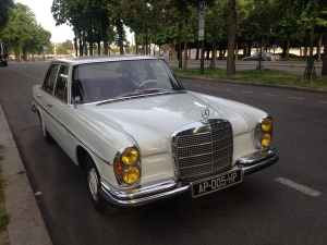 Visiter Paris en Mercedes 280 SE