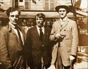 Modigliani, Picasso et Andre Salmon devant la Rotonde en 1916