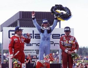 Jacques Laffite sur le podium GP Suede