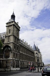 La Conciergerie avec la tour de l'horloge