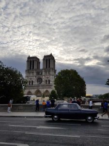 Peugeot 404 Ile de la cite