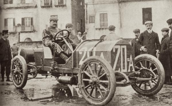 Vincenzo Lancia au volant Fiat 1907