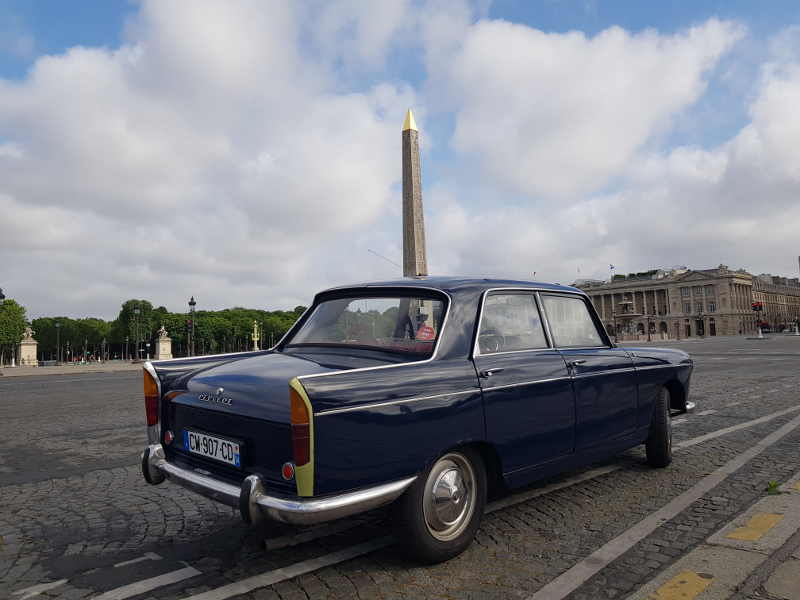 Peugeot 404 Paris Concorde