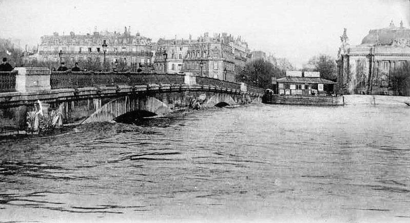 pont des invalides paris