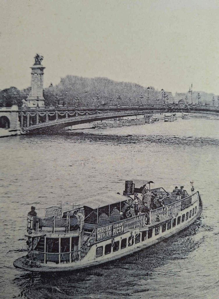 Ancien bateau mouche paris