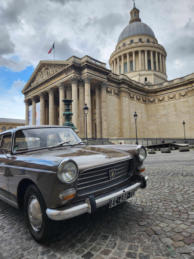Peugeot 404 Pantheon pendule de foucault