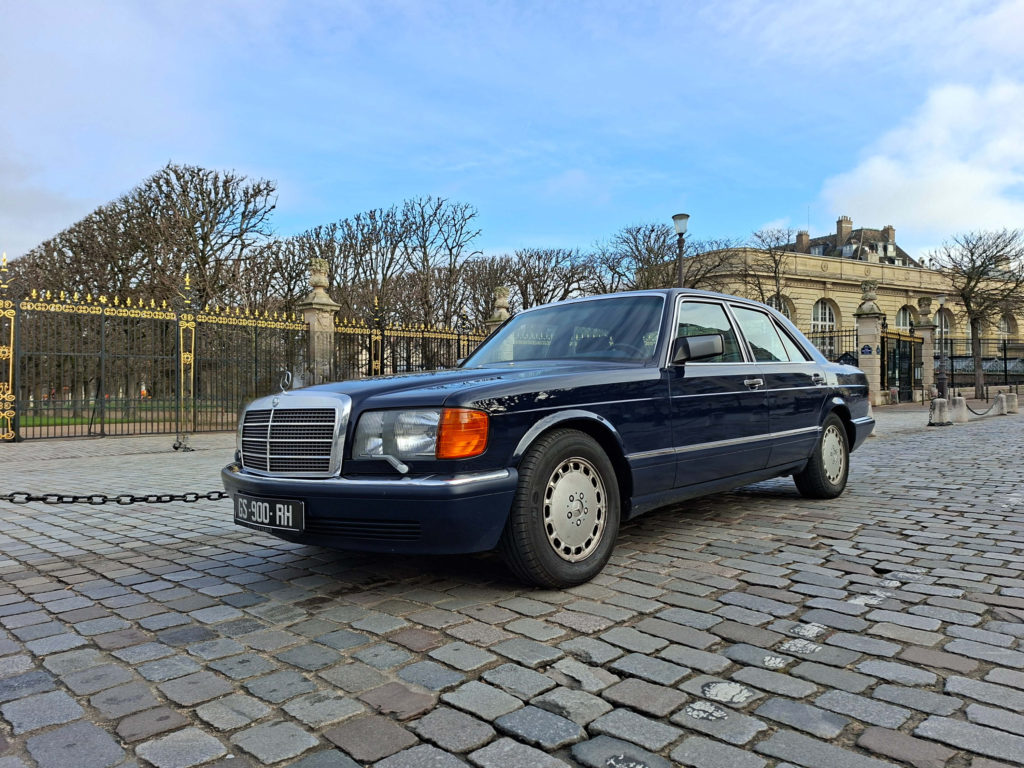 Mercedes 300 SE Paris