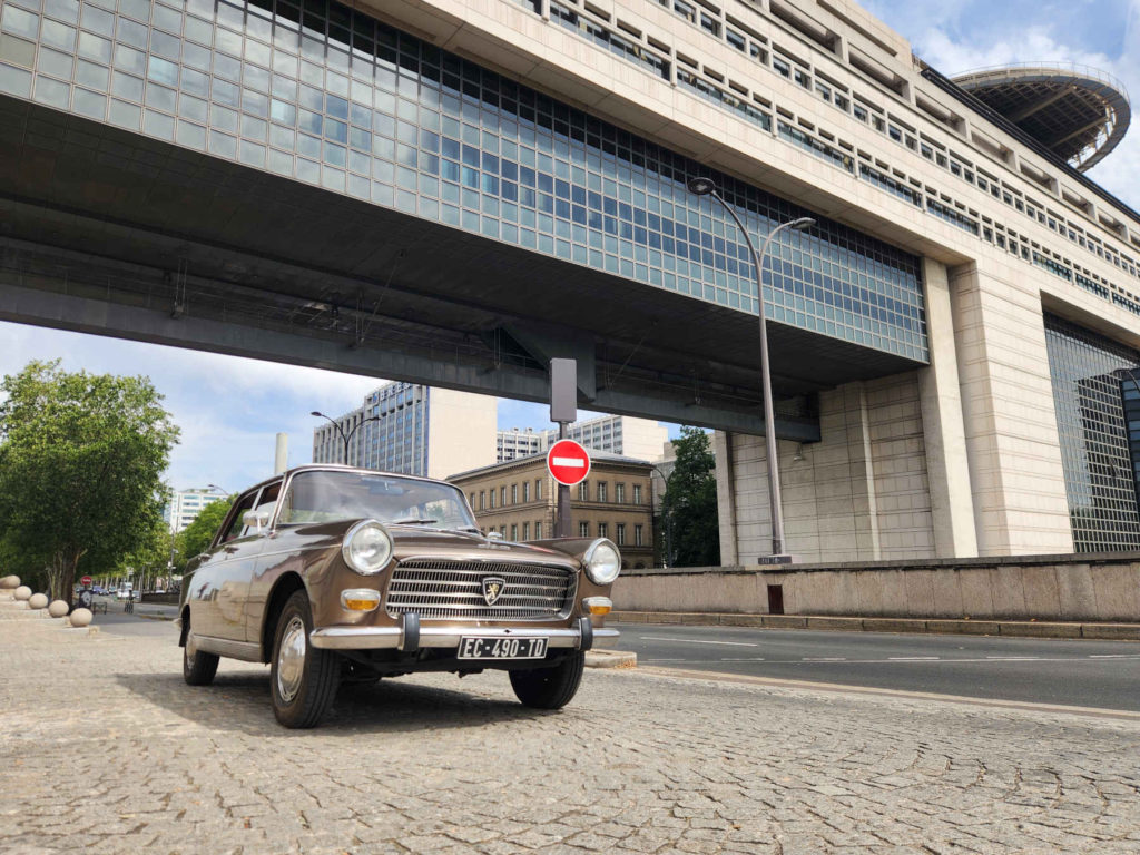 batiment colbert peugeot 404
