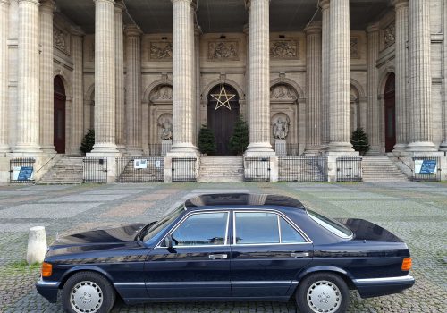 Mercedes 300 SE bleu