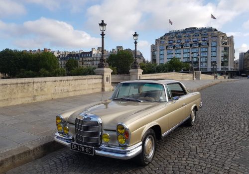 Mercedes W111 coupe Paris